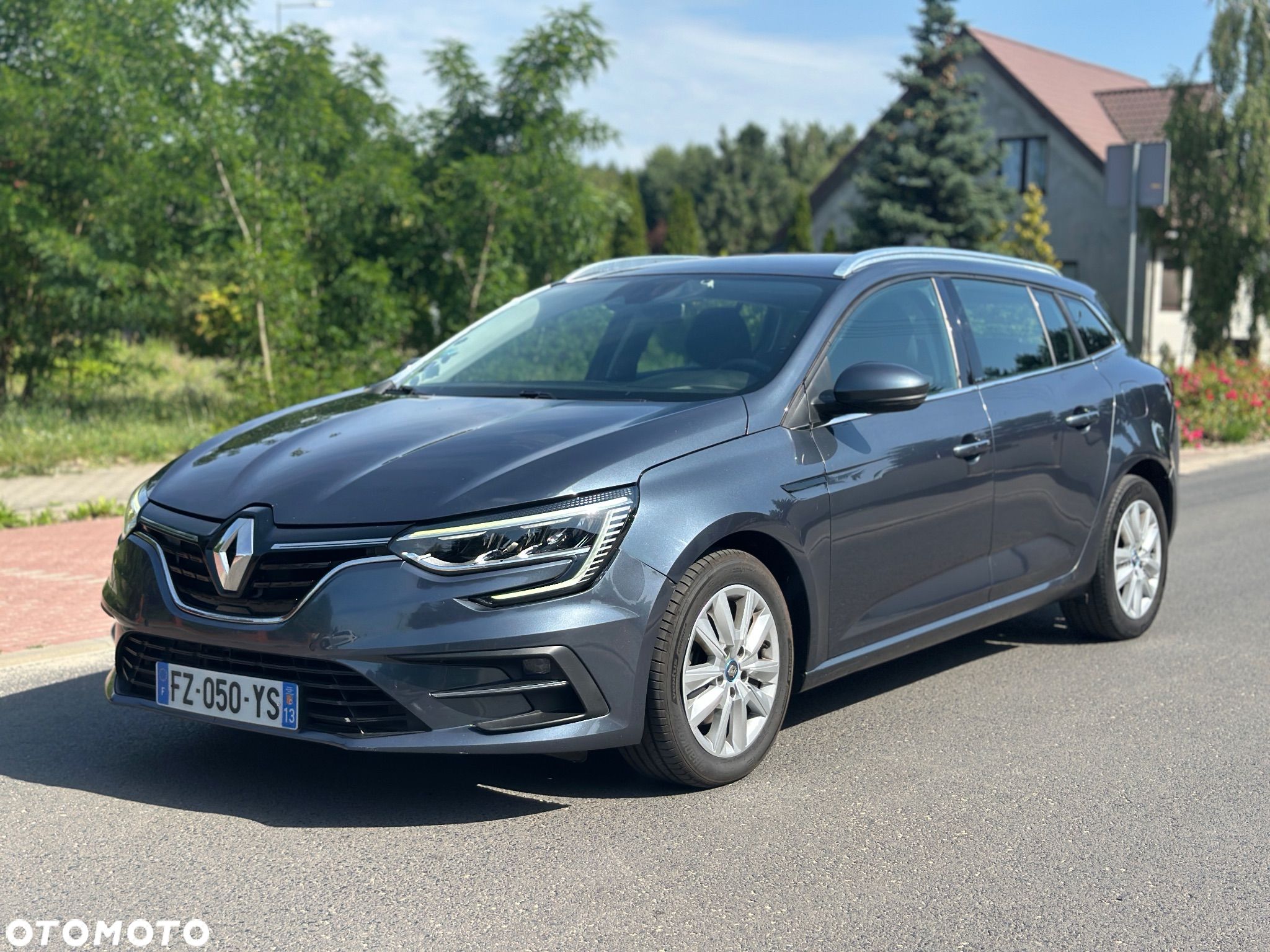 Renault Megane Grandtour E-TECH Plug-in 160 BUSINESS EDITION - 1