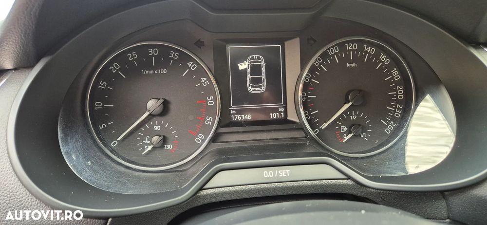 Skoda Octavia 2.0 TDI DSG Ambition - 17