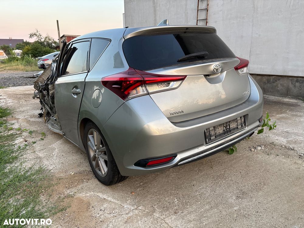 Toyota Auris - 11