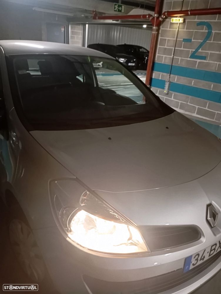 Renault Clio 1.2 16V Confort - 11