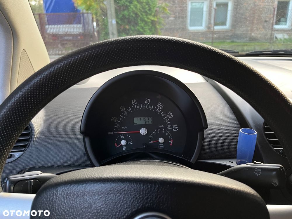 Volkswagen New Beetle 2004 photo 4