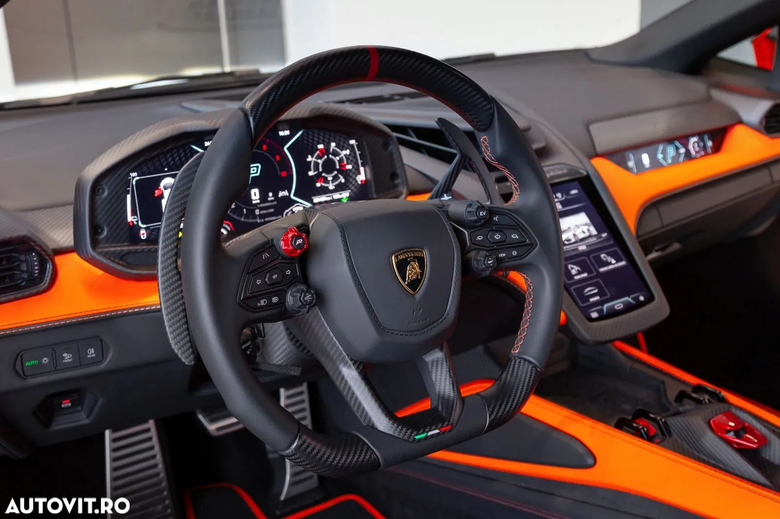 Lamborghini Revuelto - 10