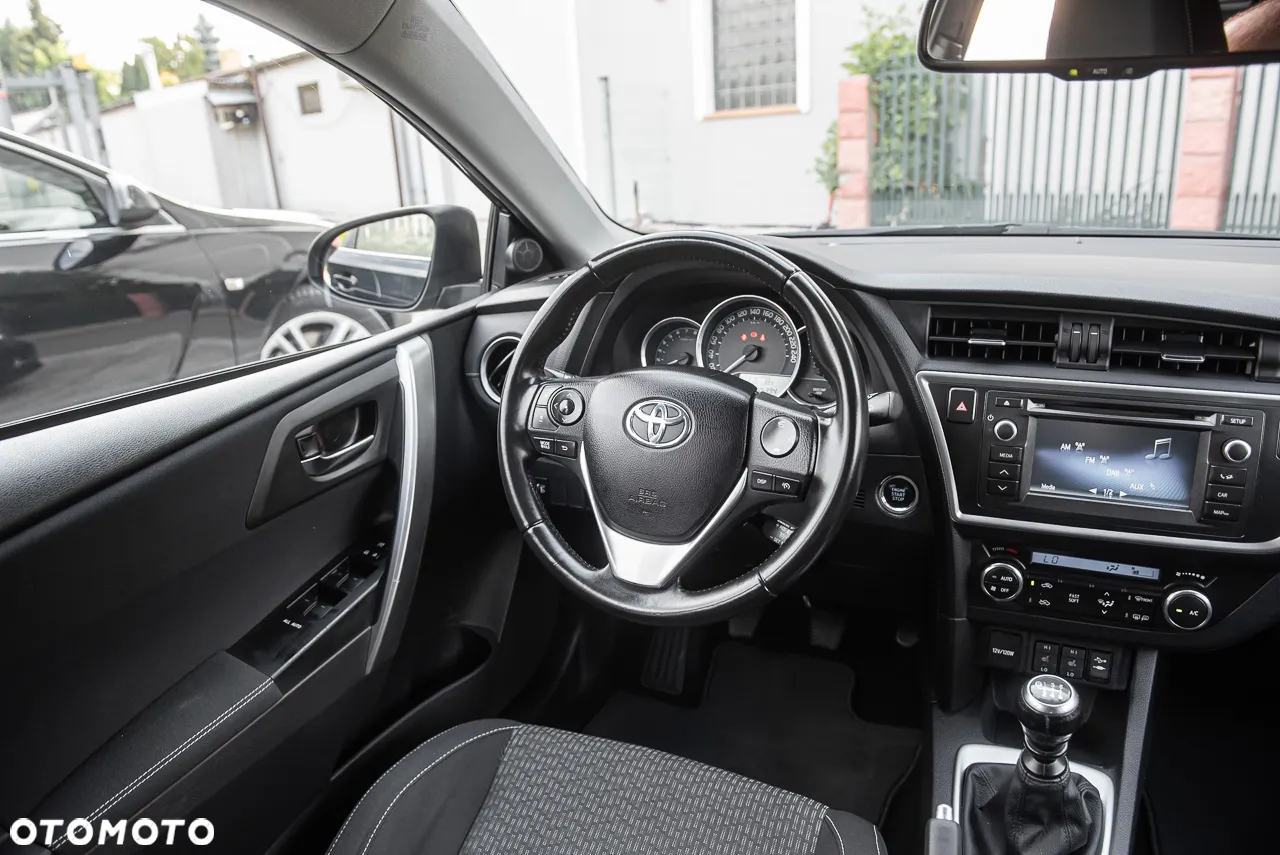 Toyota Auris 1.6 Premium Comfort - 26
