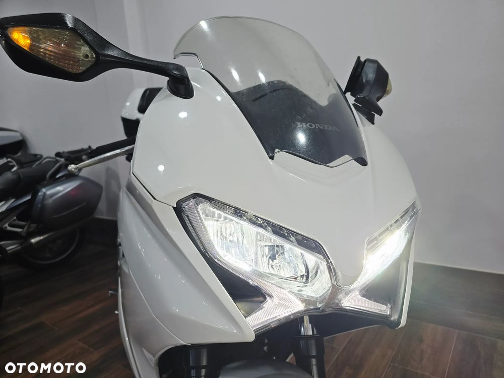 Honda VFR - 9