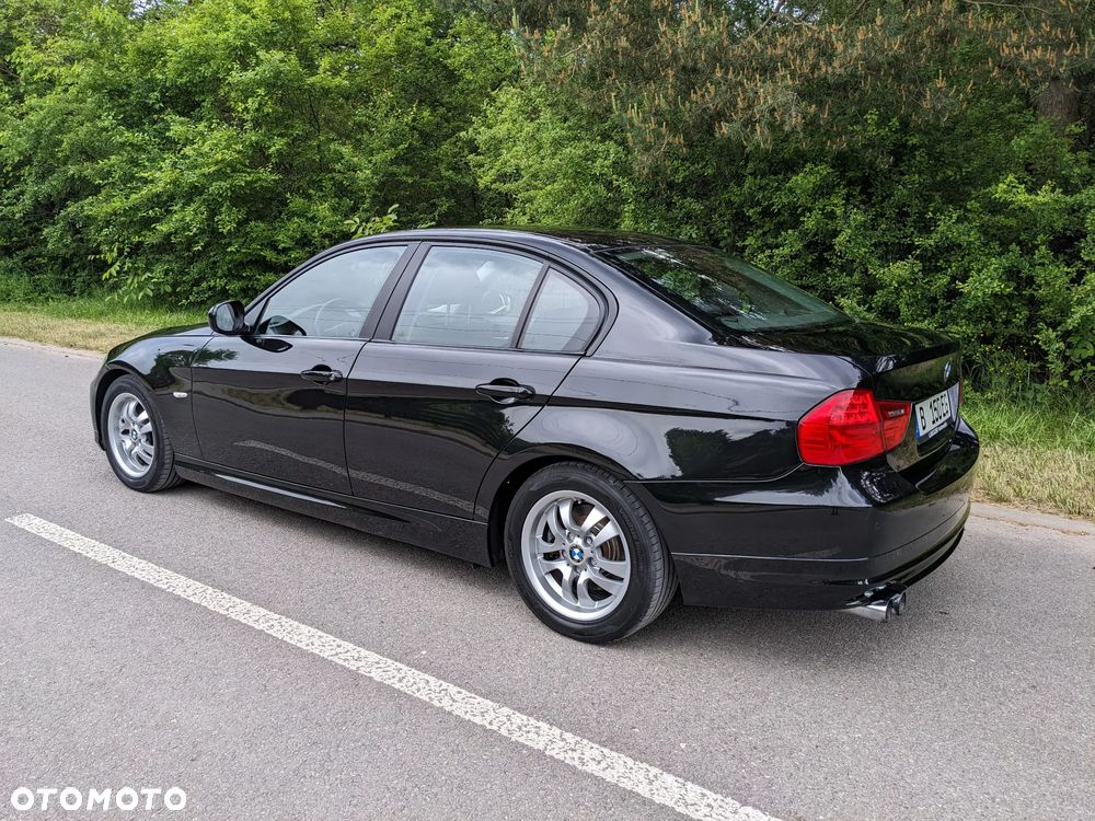 BMW Seria 3 318i Edition Exclusive - 12