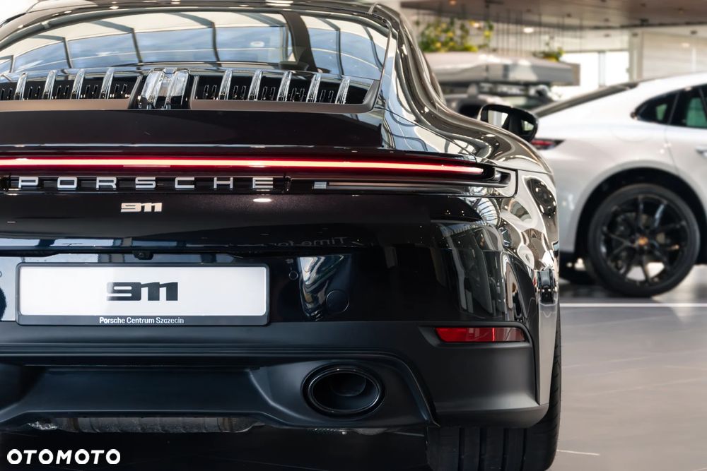 Porsche 911 Carrera S - 10