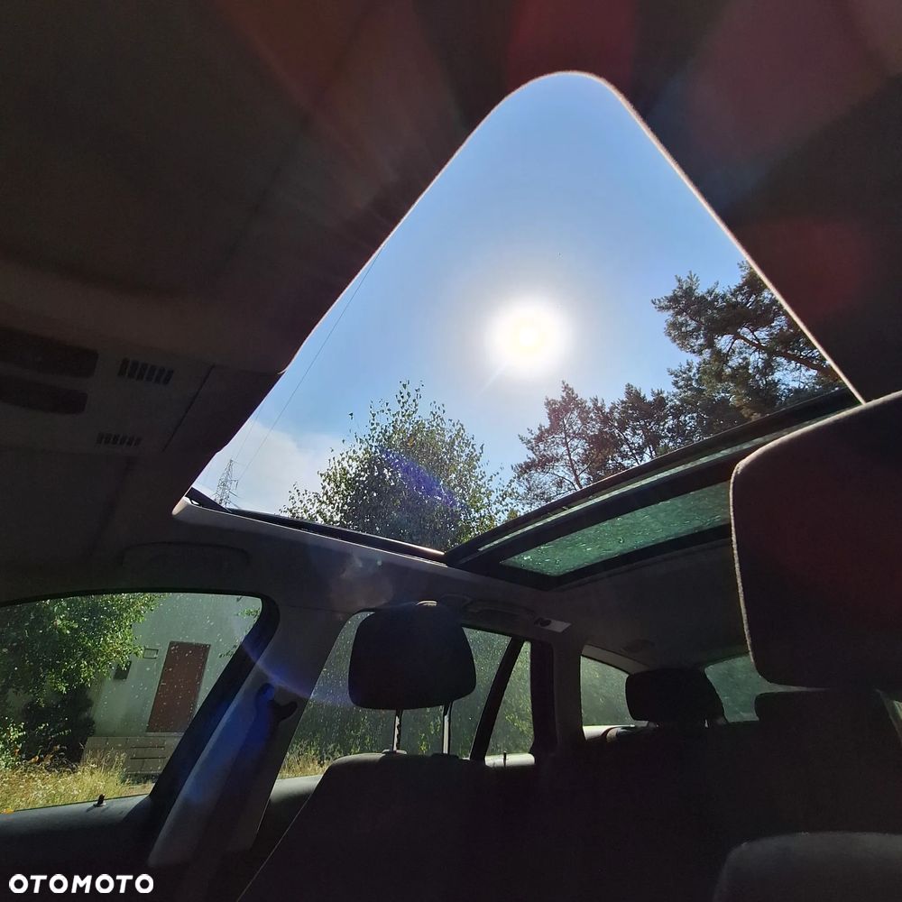 BMW Seria 3 318i Touring - 10