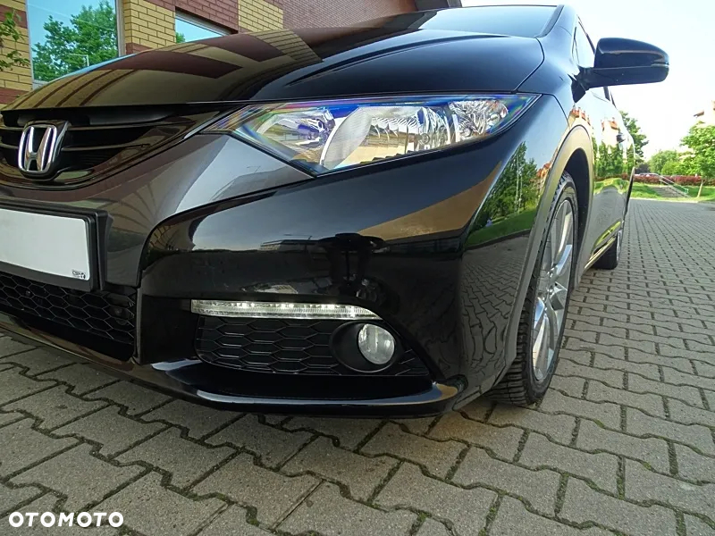 Honda Civic 1.4 i-VTEC Comfort Black Edition - 27