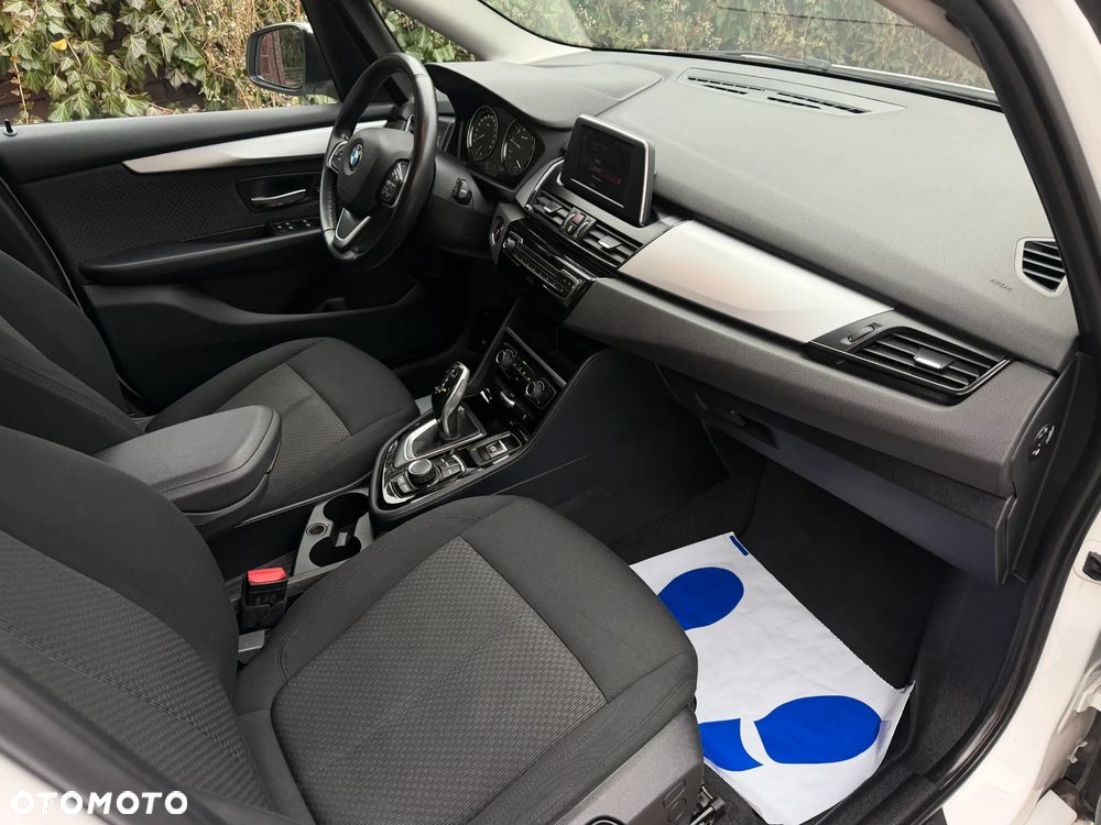 BMW Seria 2 218i GPF - 12
