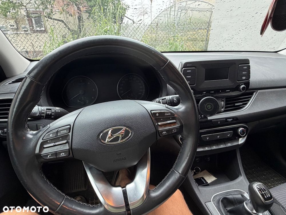 Hyundai i30 1.6 D Classic + - 5