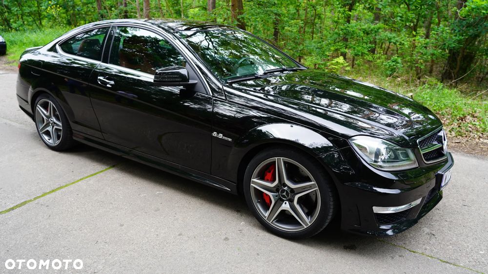Mercedes-Benz Klasa C 63 AMG AMG SPEEDSHIFT MCT AMG Performance Package - 3