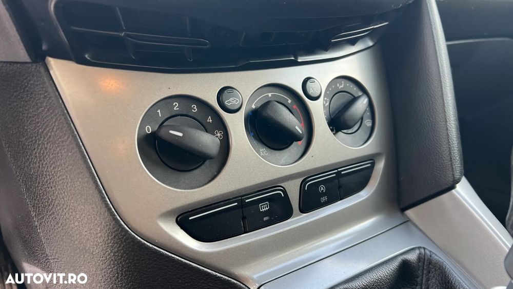 Ford Focus 1.0 EcoBoost Start Stop Titanium - 13