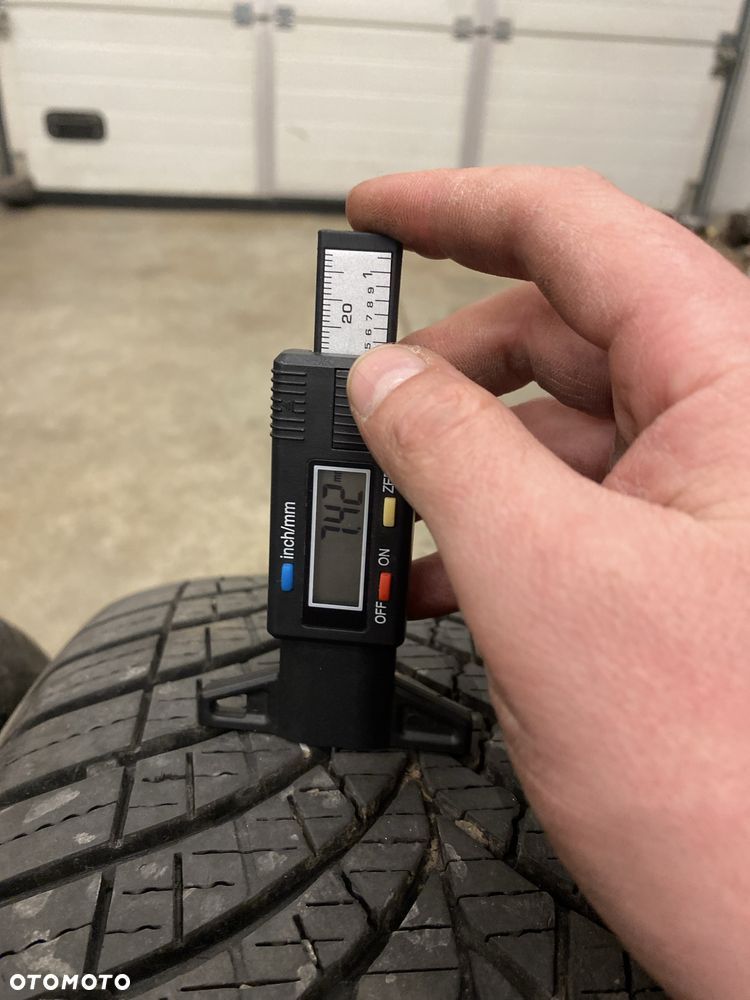 2x 215/60 r17 Goodyear vector 4seasons dot 4222 - 2