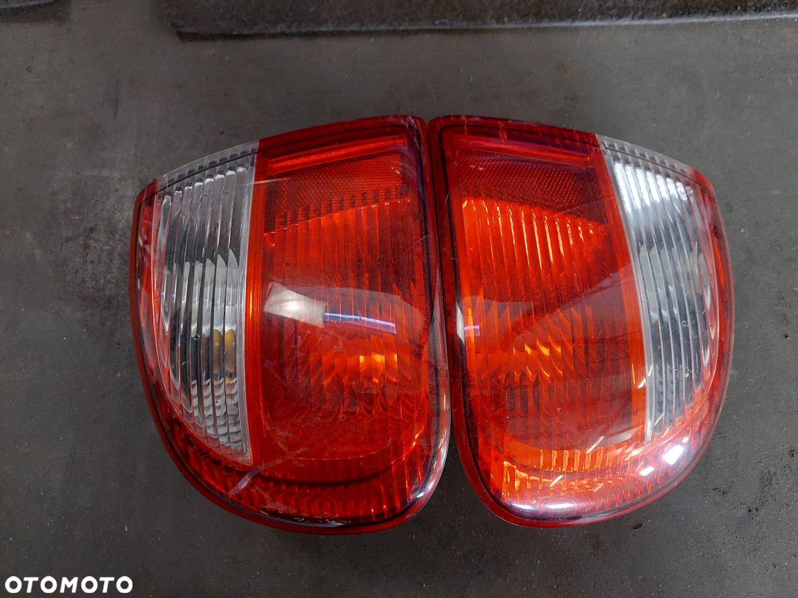 KOMPLETNY TYŁ KLAPA BAGAŻNIKA ZDERZAK TYŁ LAMPY SEAT TOLEDO II LB5N - 2
