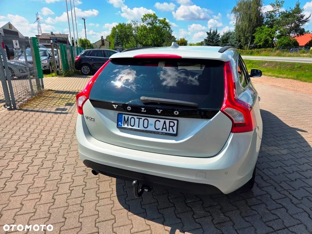 Volvo V60 D2 Momentum - 9