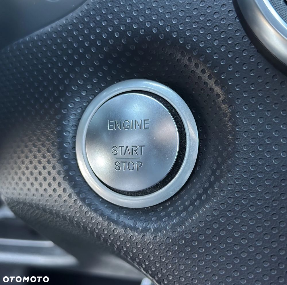 Mercedes-Benz Klasa A 250 4Matic 7G-DCT AMG Line - 26