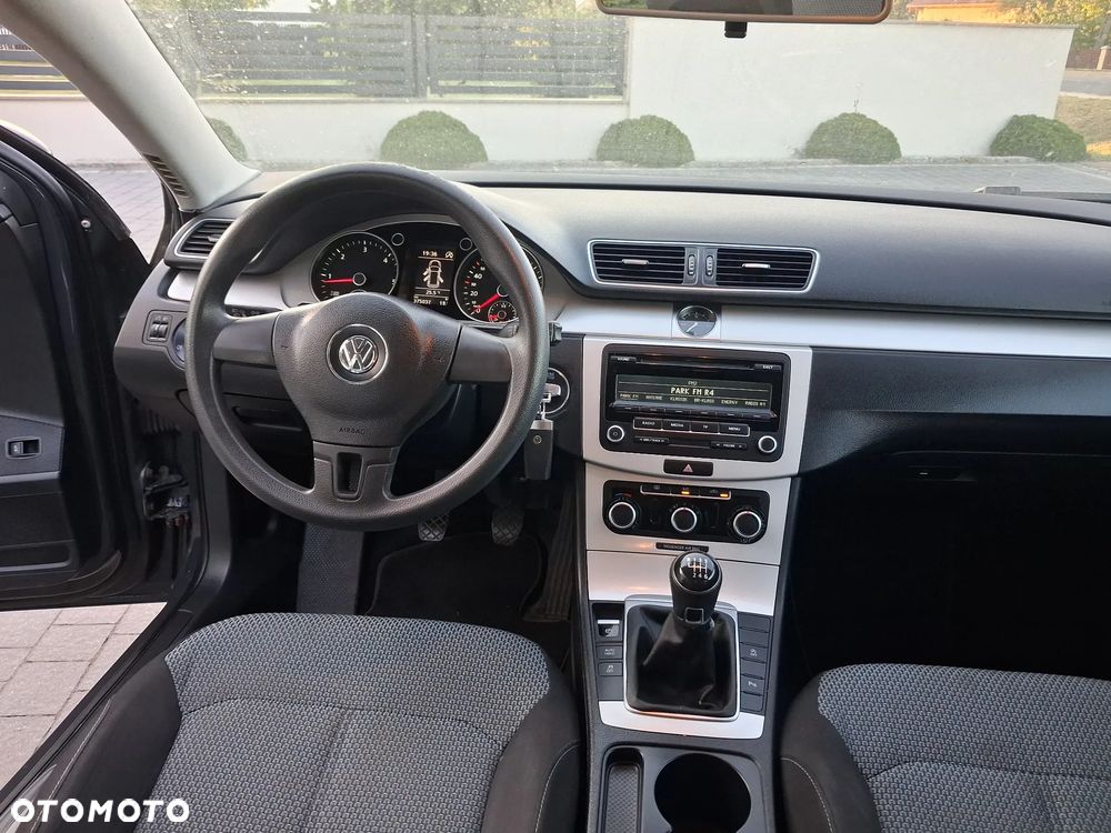 Volkswagen Passat 1.6 TDI BlueMotion - 11