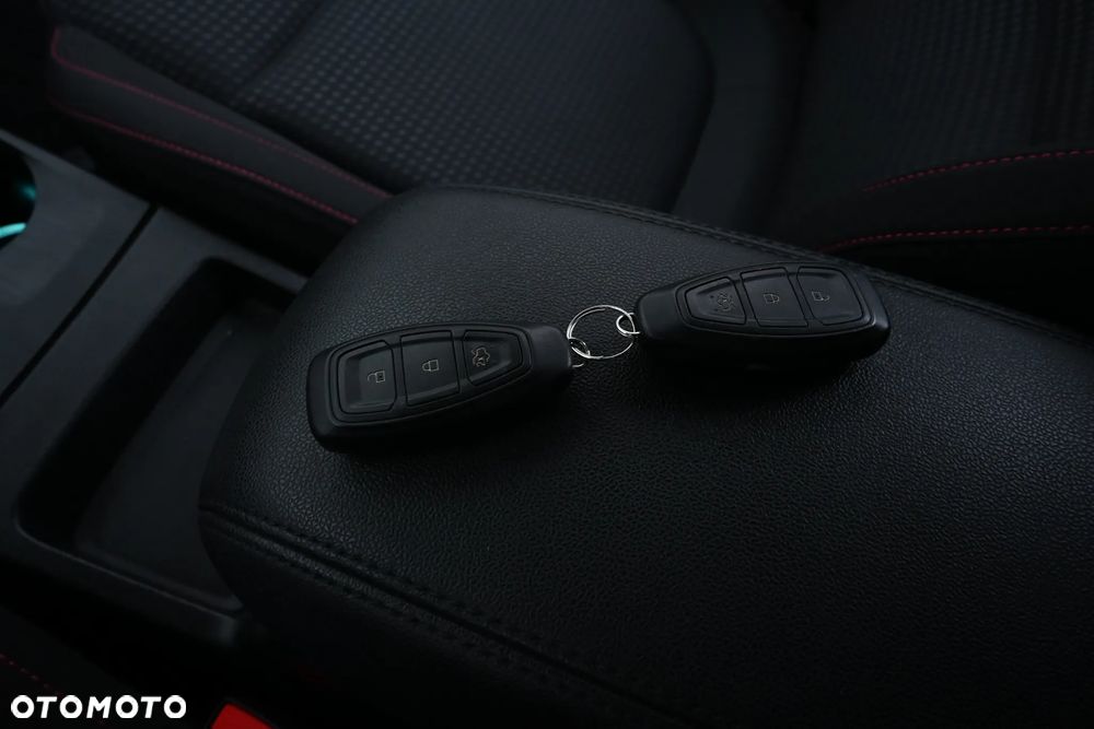 Ford Focus 1.5 EcoBoost ST-Line - 38
