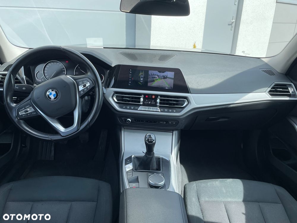 BMW Seria 3 318d - 5