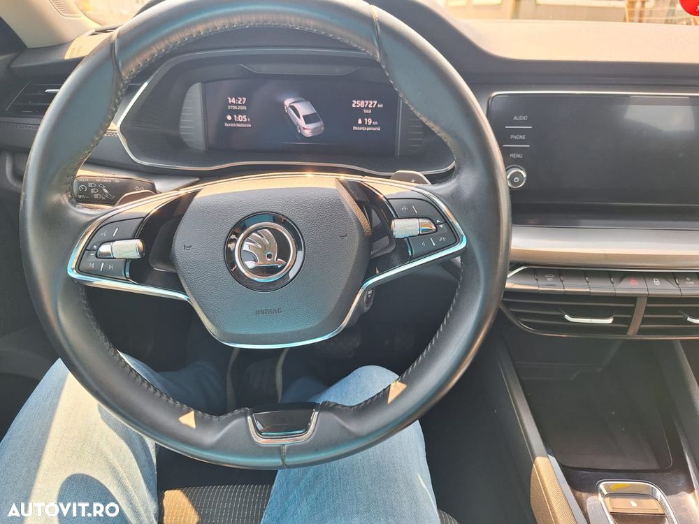 Skoda Octavia 2.0 TDI DSG Ambition - 6