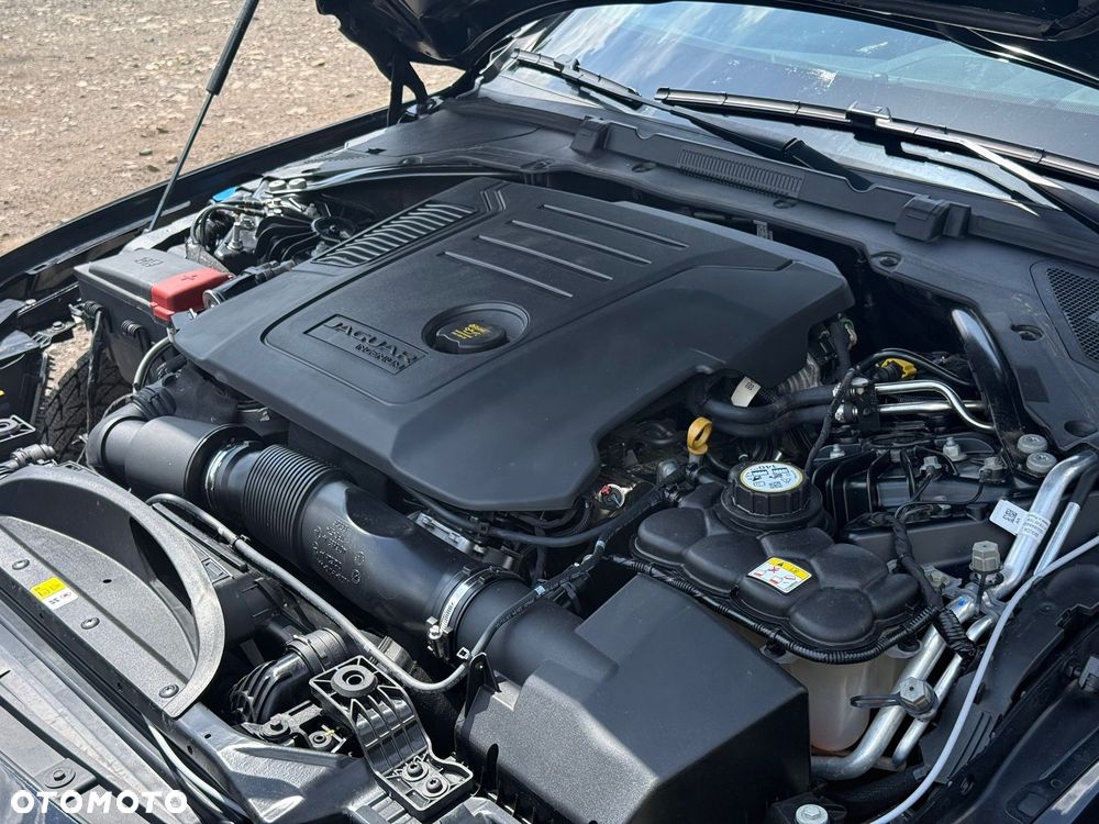 Jaguar XE 2.0 D200 mHEV R-Dynamic S - 12