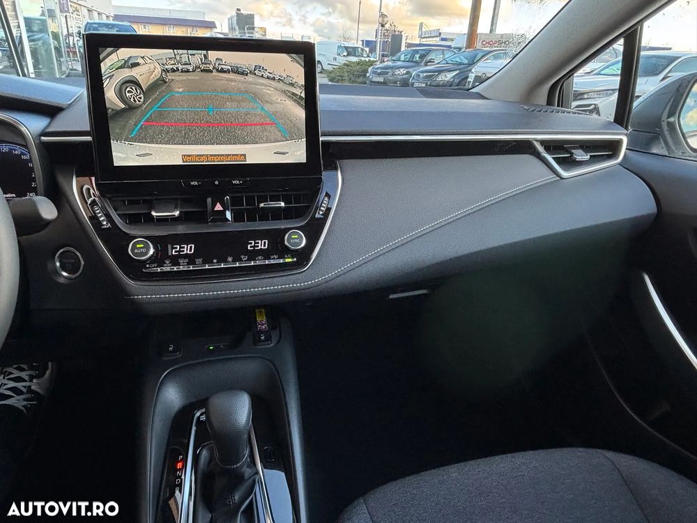 Toyota Corolla 1.8 HSD Business - 19