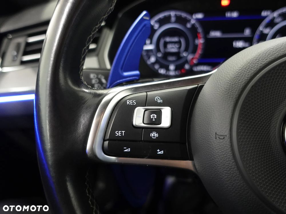 Volkswagen Arteon 2.0 TDI SCR DSG R-Line - 38