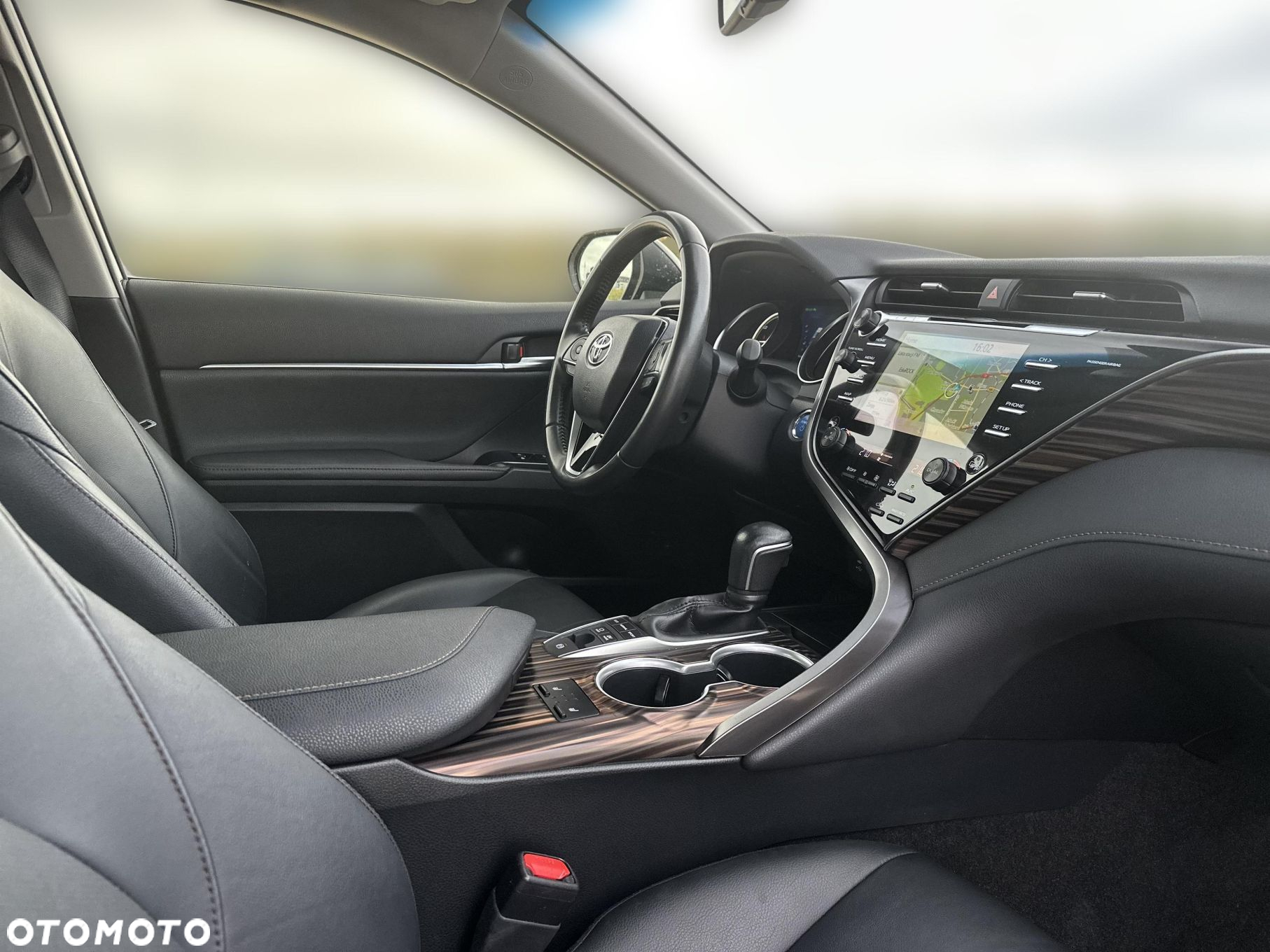 Toyota Camry 2.5 Hybrid Executive CVT - 12