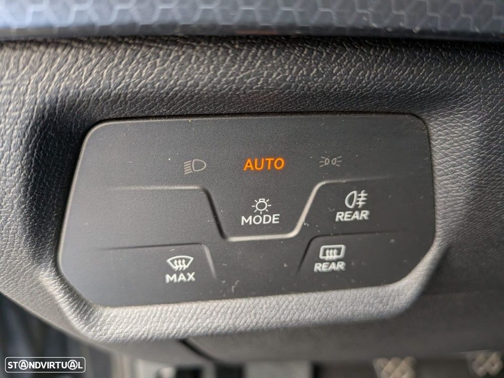 SEAT Leon ST 2.0 TDI Style — fotografia 28