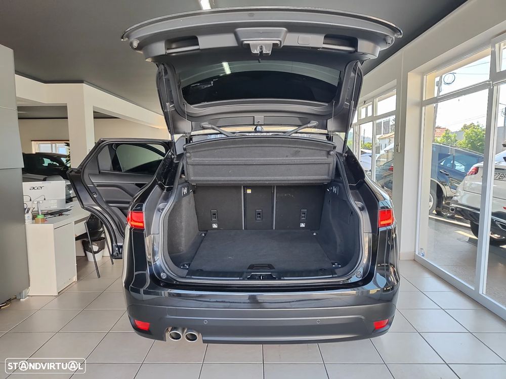 Jaguar F-Pace 20d AWD Aut. Prestige - 18