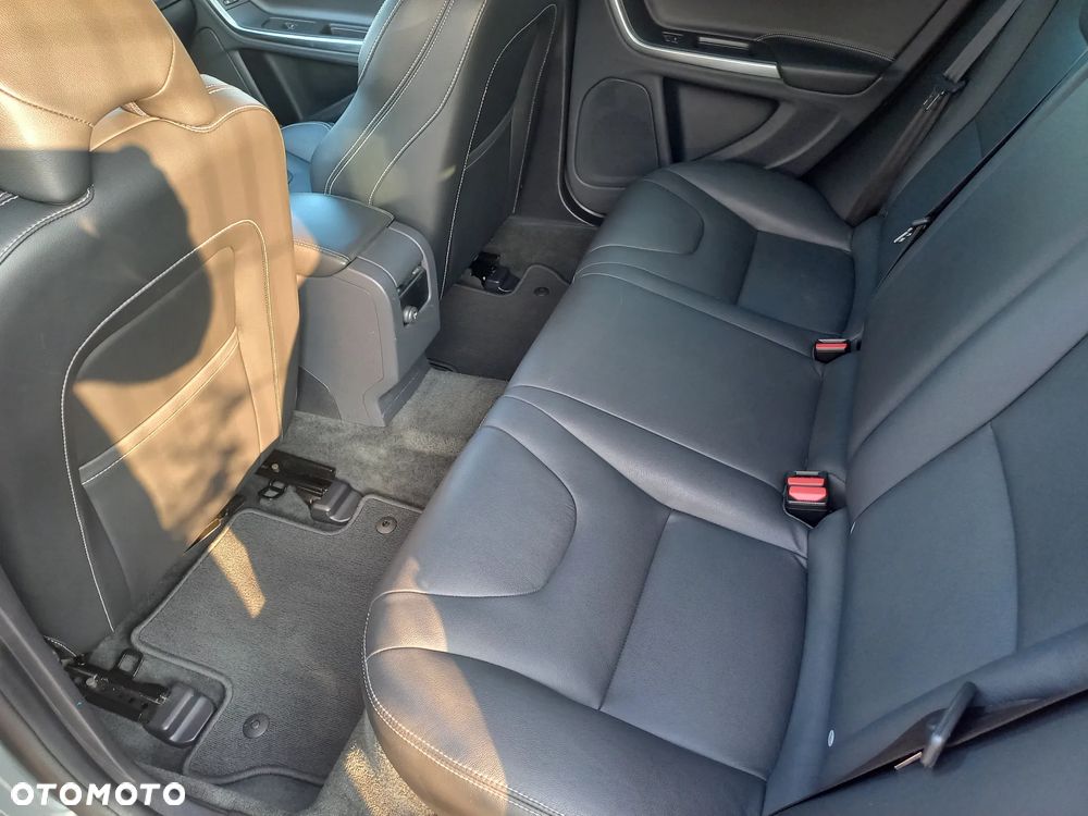 Volvo V60 D2 Drive-E Dynamic Edition (Kinetic) - 19
