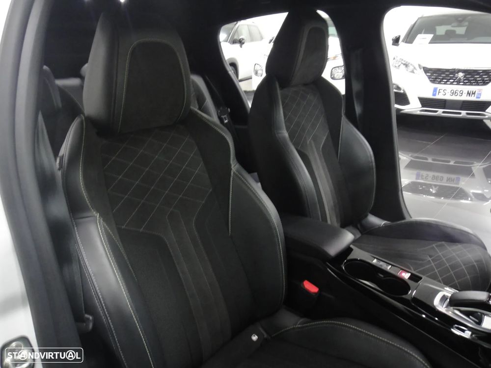 Peugeot e-208 50 kWh GT Pack - 22