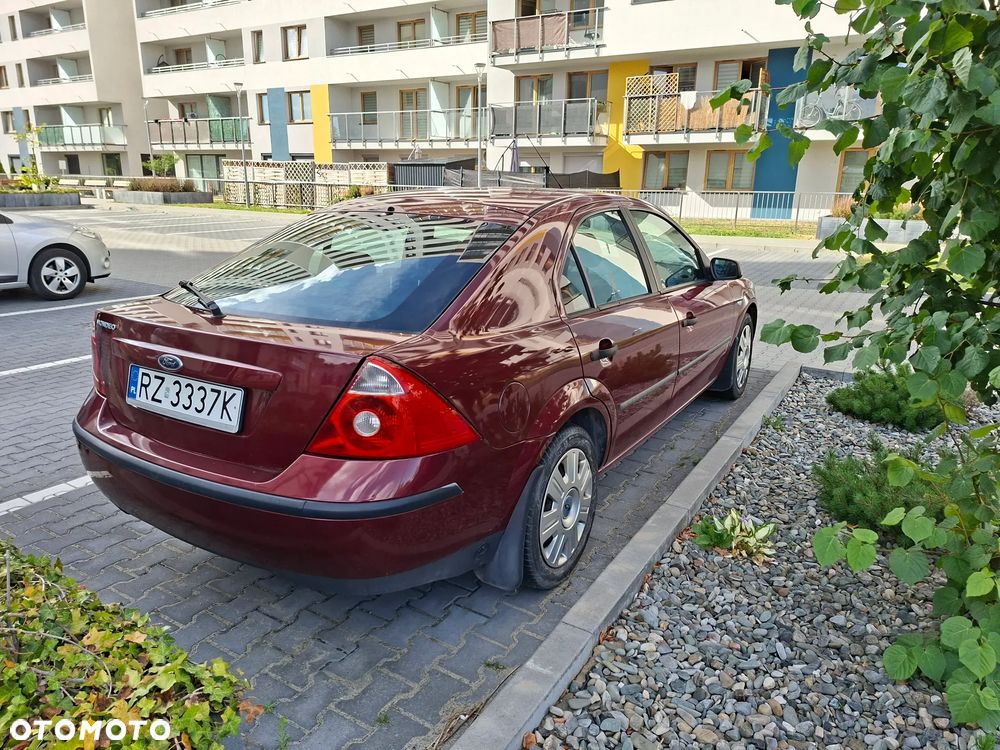 Ford Mondeo 1.8 Ambiente - 6