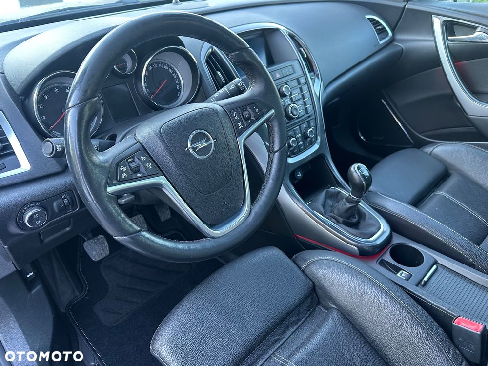 Opel Astra 1.4 Turbo Cosmo - 12