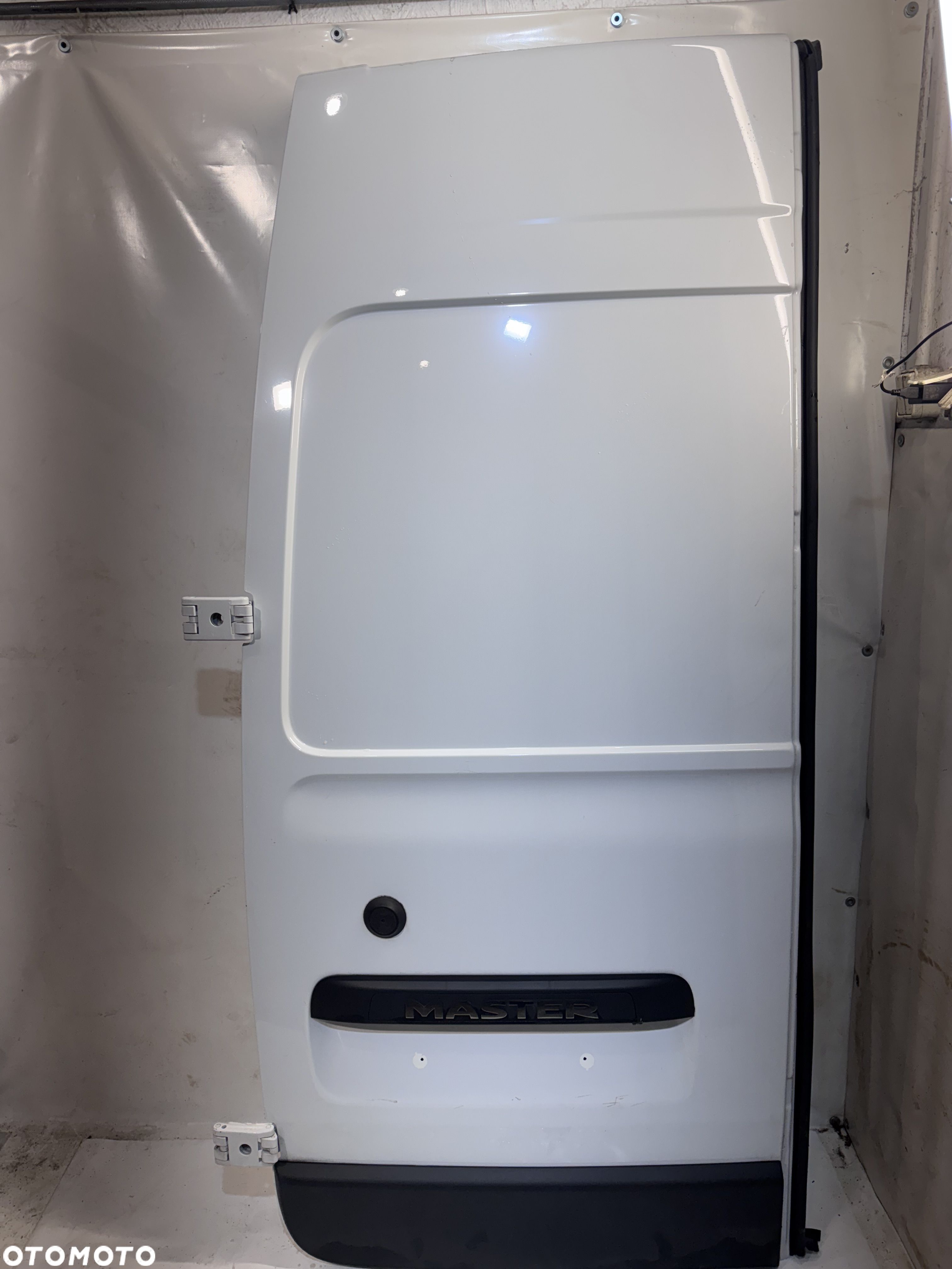 LEWE TYLNE DRZWI RENAULT MASTER IV - 1