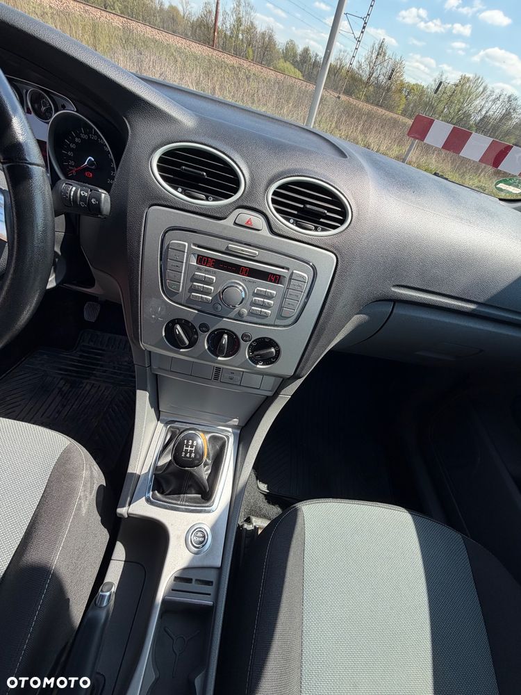 Ford Focus 1.6 16V Sport - 12