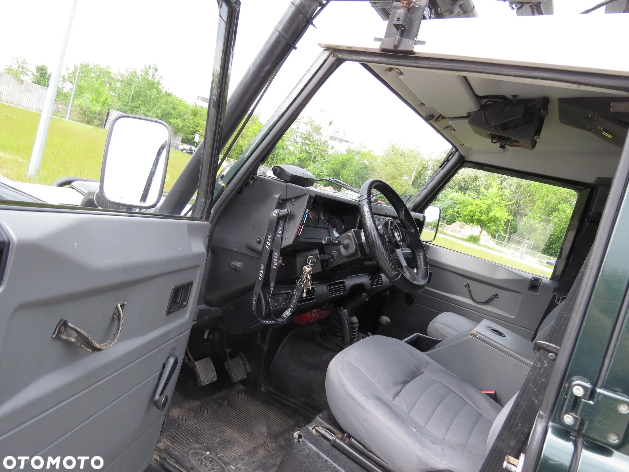 Land Rover Defender - 17