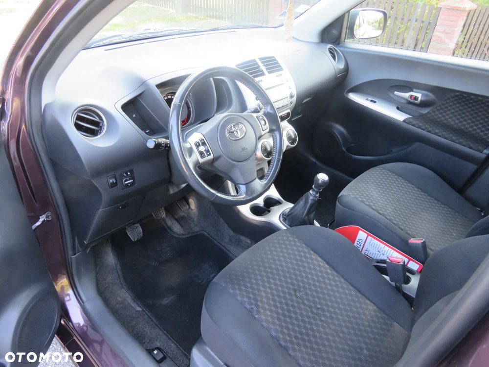 Toyota Urban Cruiser 1.4 D-4D 4x2 Town - 11