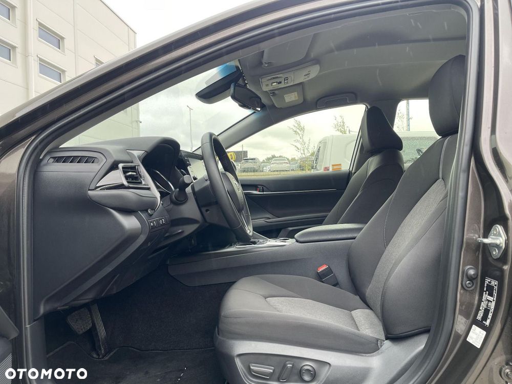 Toyota Camry - 8