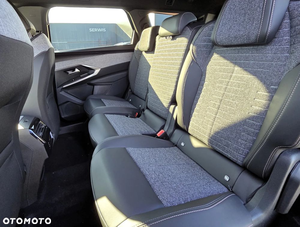 Peugeot 5008 1.2 PureTech mHEV Allure S&S e-DCS6 - 17