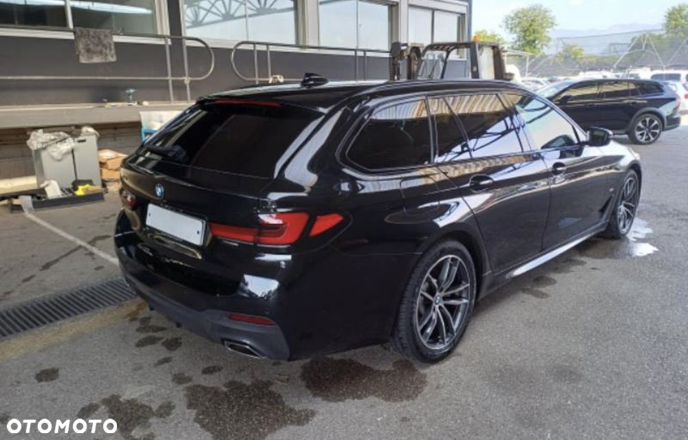 BMW Seria 5 520d xDrive M Sport sport - 2