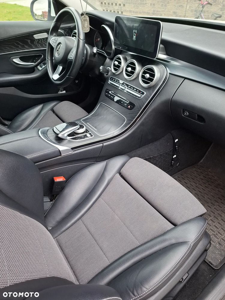 Mercedes-Benz Klasa C 200 4-Matic 9G-TRONIC - 10