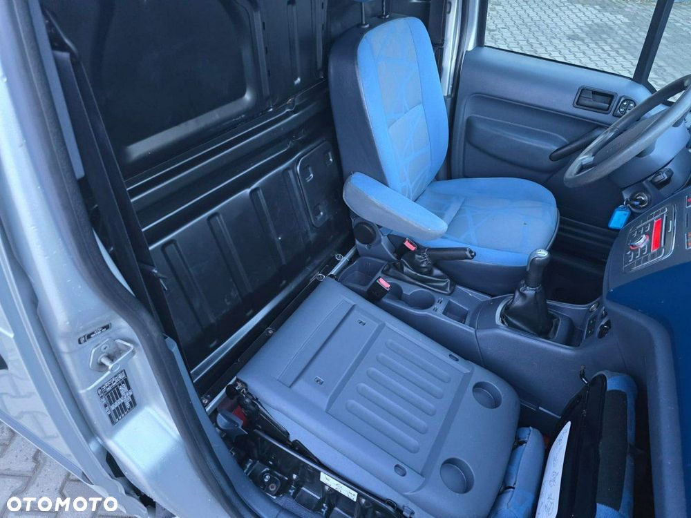 Ford Transit Connect - 19