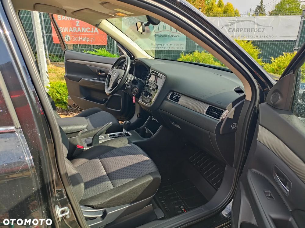Mitsubishi Outlander 2.0 Intense - 17