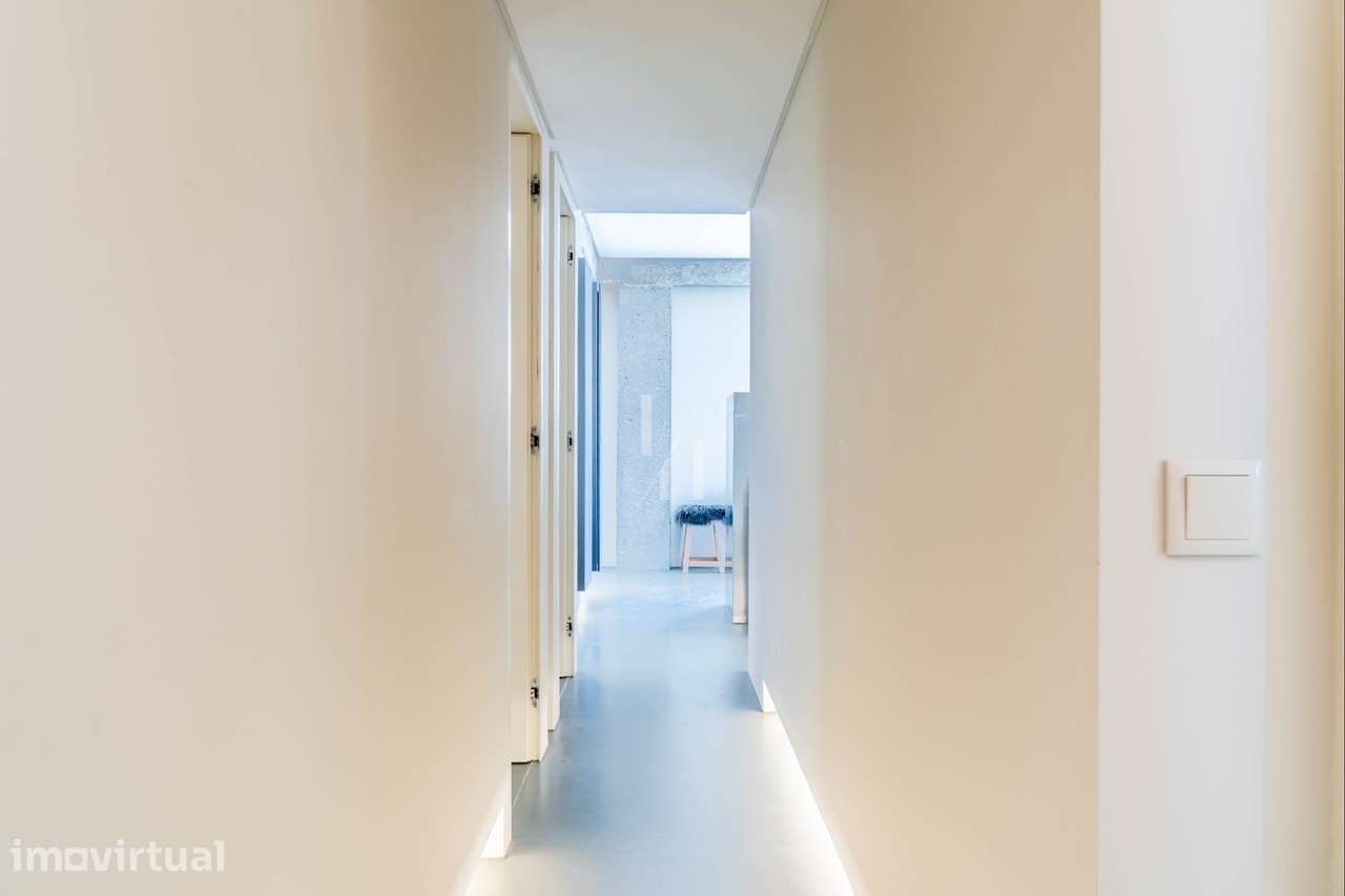 Apartamento T2 renovado para venda com piscina e garagem em Vilamoura - Grande imagem: 4/25