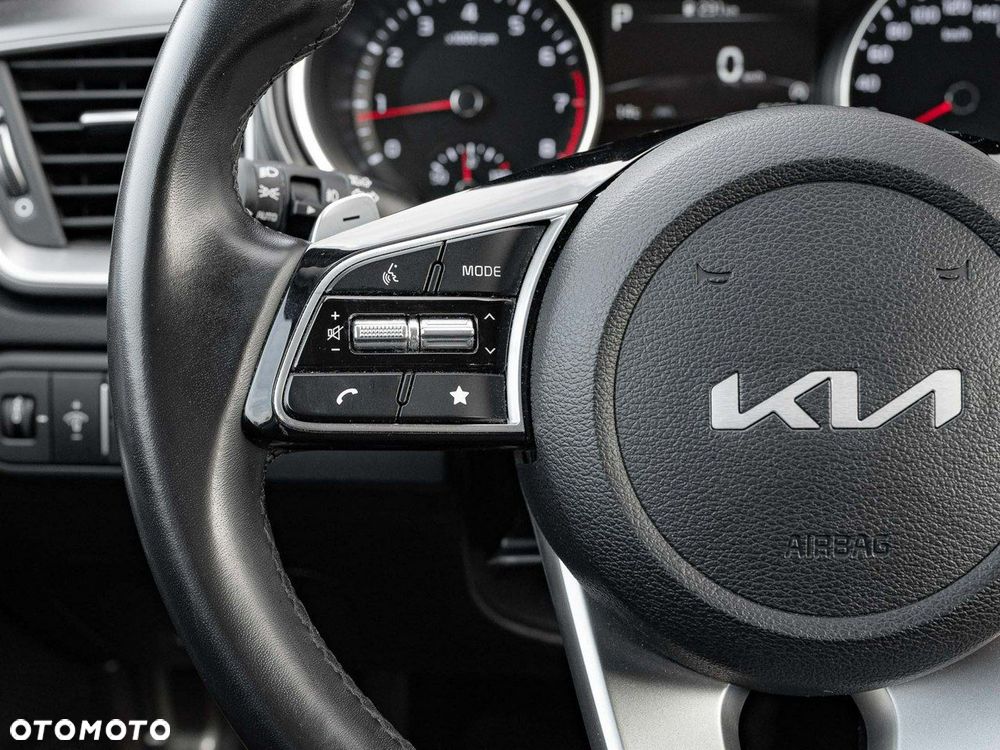 Kia Ceed 1.5 T-GDI M DCT - 12