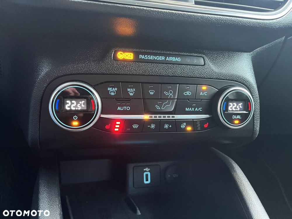 Ford Focus 1.0 EcoBoost Hybrid ACTIVE X - 29