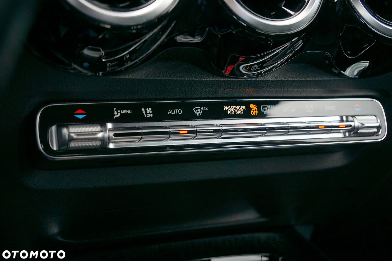 Mercedes-Benz GLB 200 7G-DCT Progressive - 39