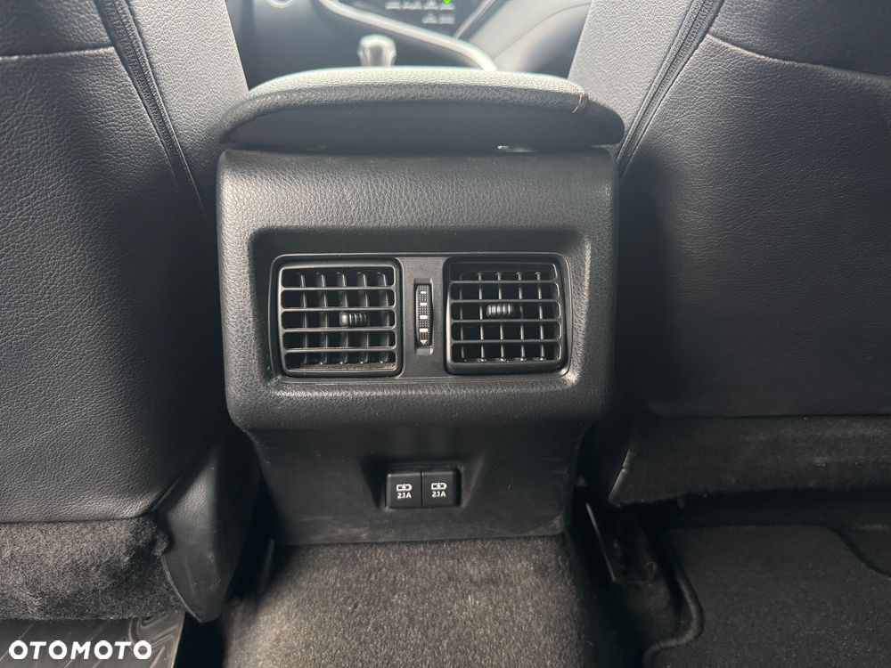 Toyota Camry 2.5 Hybrid Executive CVT - 26