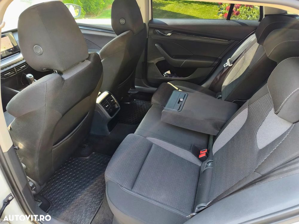 Skoda Octavia 1.0 TSI Clever - 9